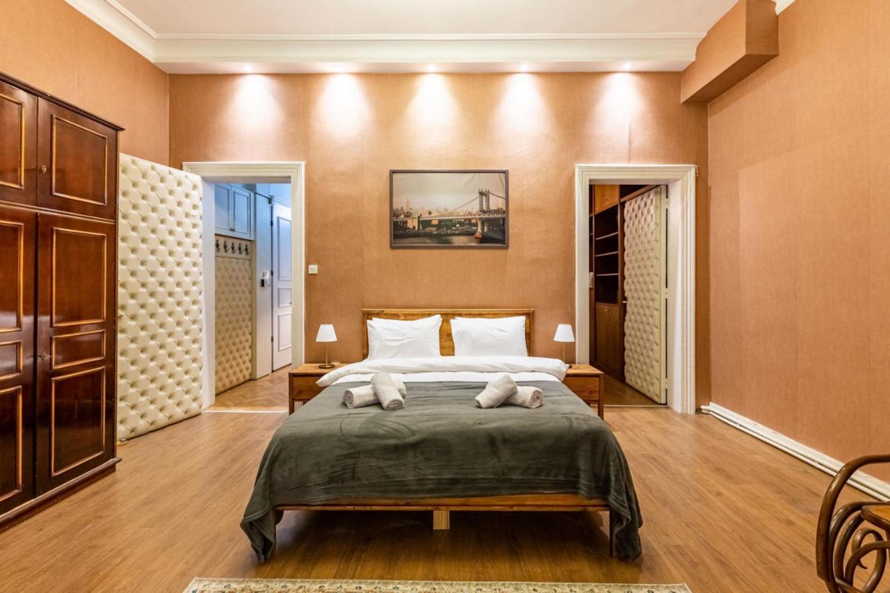 Historical Flat With A Lovely Sea View In Beyoglu Istanbul Exterior photo